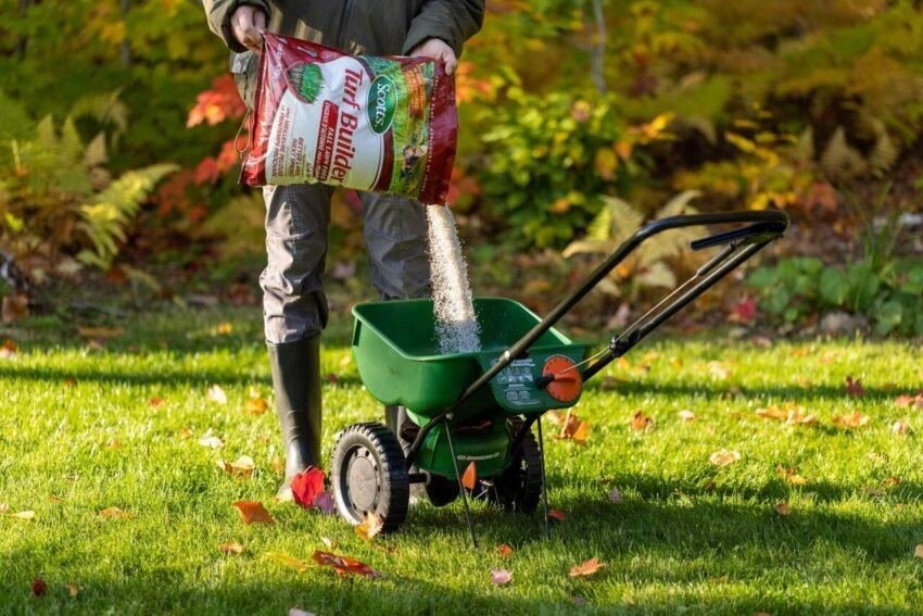 Fertilizer spreader on a residential lawn
